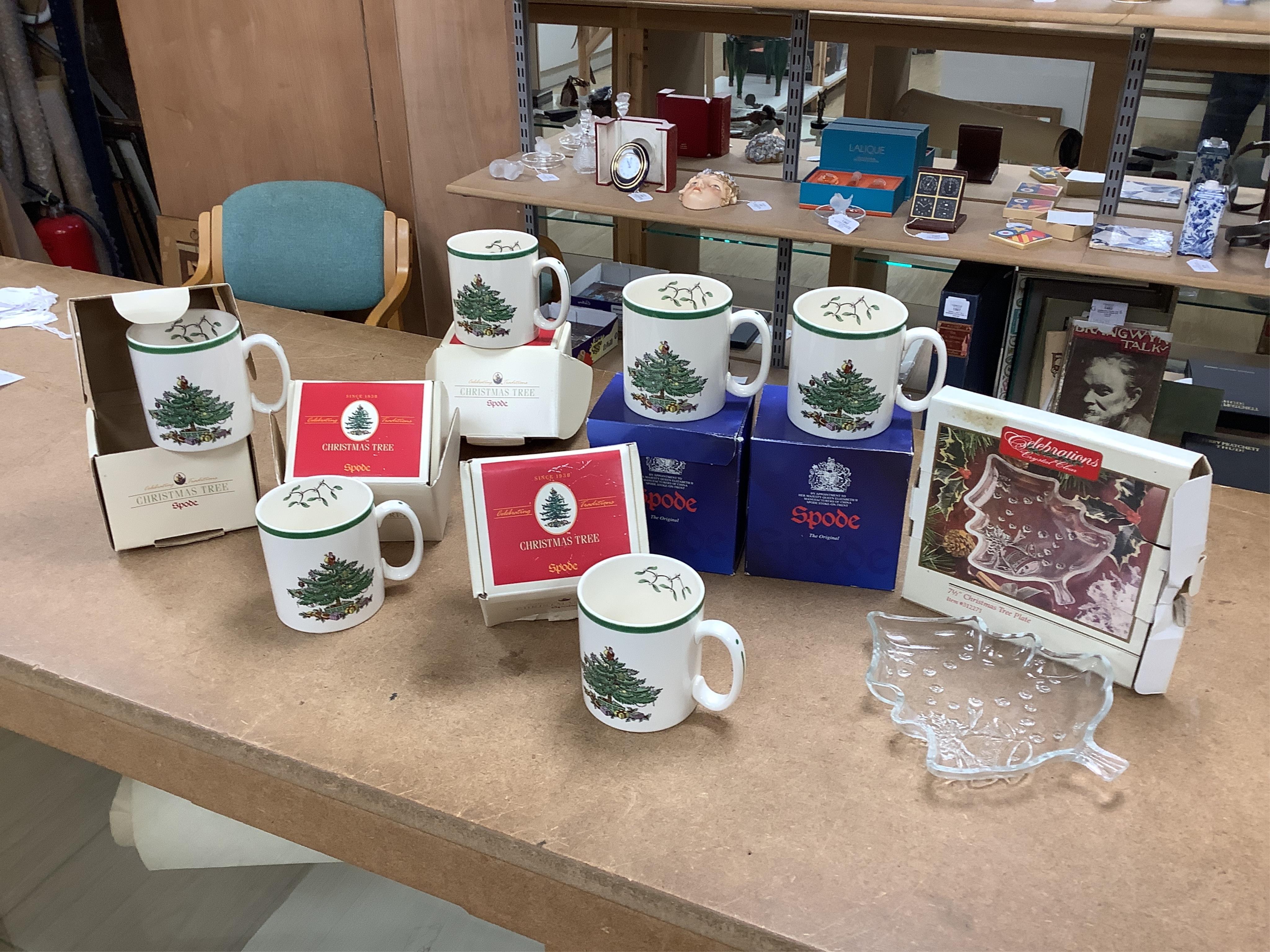 A Spode table service, Christmas Tree pattern. S 3324 to include a set of four bowls, platter and dishes, with some boxes, largest 36cm wide
